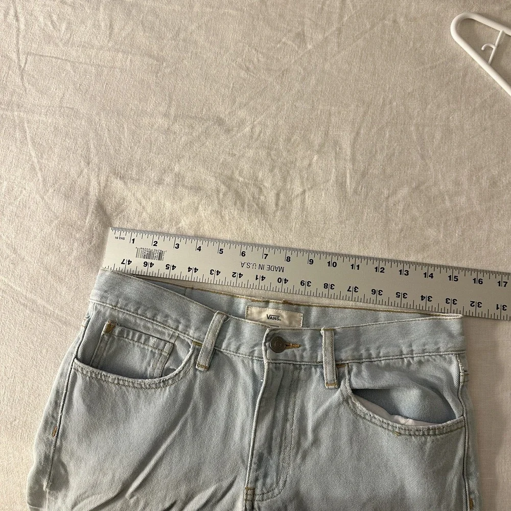 Vans‎ Straight Leg Jeans Light Wash Women's 7 / 28 Blue Pants